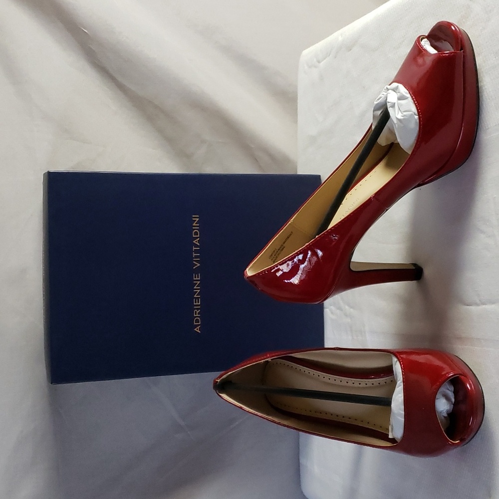 NEW ADRIENNE VITTADINI Gervin Peep Toe Sandal
